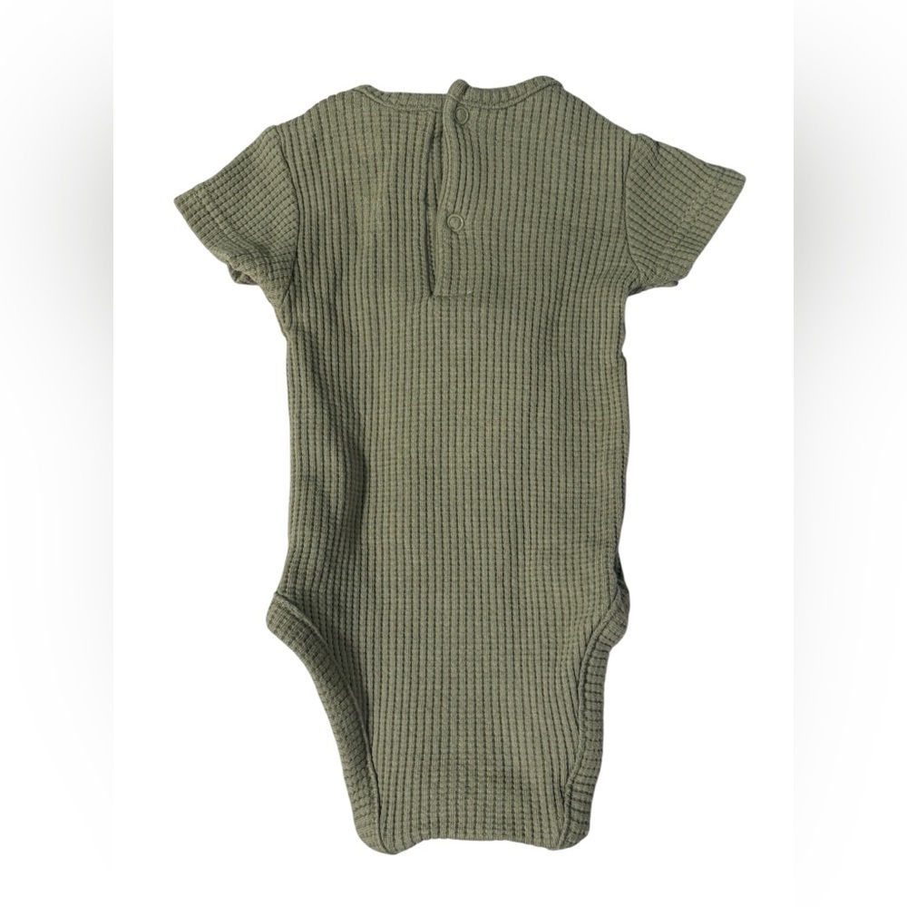 DKNY baby 3 Short Sleeve Tees - White, Brown, Cream size:3-6 months - Picture 9 of 10